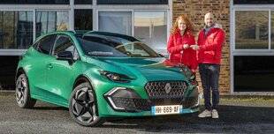 Auto Plus 1962 Lecteurs : La Renault Clio 1.8 full hybrid Techno de 160 ch