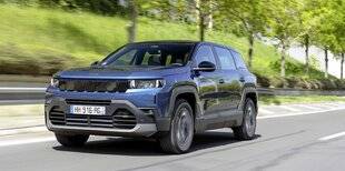 Auto Plus 1968 Panoramique : Le Jeep Compass 1.2 e-Hybrid de 145 ch