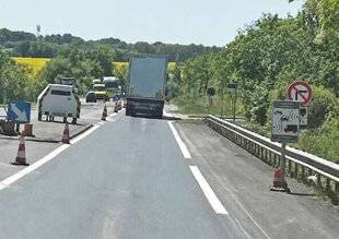 Auto Plus 1971 Les radars se mettraient-ils à “leurre” d'été ?