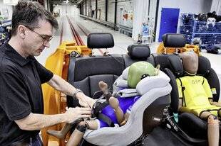 Auto Plus 1971 Loi et conso - Crash-tests printemps 2026 : les 8 meilleurs sièges auto testés