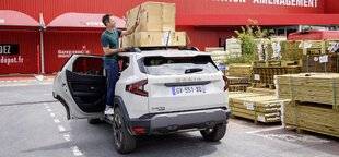 Auto Plus 1973 L’info utile : Quand le coffre ne suffit plus… Chargement sur le toit : les précautions à prendre