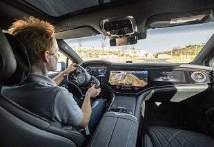 Auto Plus 1975 Express : Une direction 100 % électrique en option pour la Mercedes EQS restylée