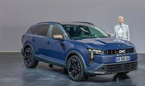 Auto Plus 1979 Premier duel : le Striker défie le 3008 Les moyens de ses ambitions ?