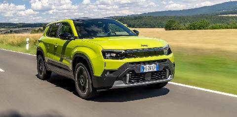 Auto Plus 1979 Premier test de l’Avenger restylé Le Jeep de poche affûte ses armes