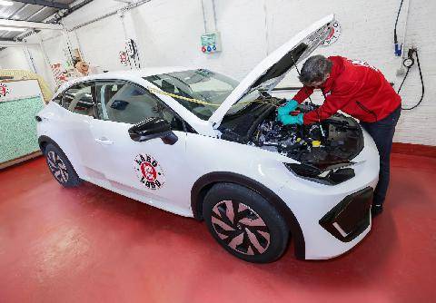 Auto Plus 1980 STARS DU MARCHÉ Que valent les versions premier prix ?
