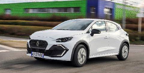 Auto Plus 1980 Renault Clio