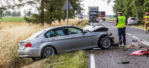 Auto Plus 1983 Accident de circulation à l’étranger Et si une société se battait pour vous ?