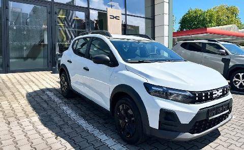 Auto Plus 1985 Dacia Sandero Stepway
