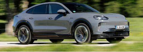 Auto Plus 1985 Le Cayenne électrique se décline en coupéFigure de style imposée
