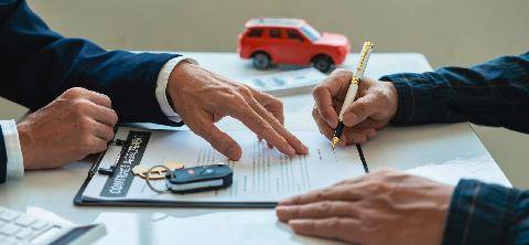 Auto Plus 1987 Achat d’une voiture, signature d’un contrat d’entretien, d’une assurance… Abus de faiblesse : pas simple à prouver