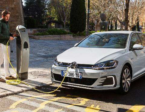 Auto Plus 1987 Hybrides rechargeables d’occasion Les prix baissent !