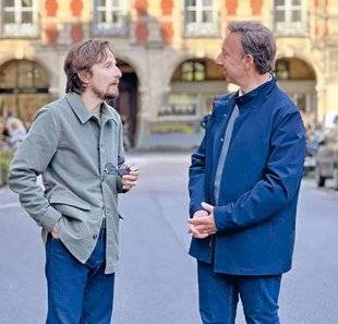 Nous Deux 3949 L'Histoire en grande pompe