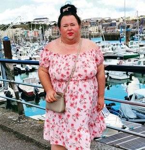 Nous Deux 4058 Audrey “ À cause d'une maladie, je ne peux pas contrôler ma pilosité ”