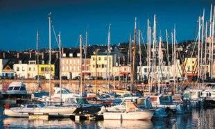Nous Deux 4068 Camaret, la gardien ne du littoral de l'Armorique