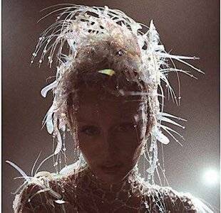 Nous Deux 4069 Miley fait peau neuve