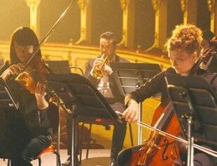 Nous Deux 4074 L'amour, ce sont deux notes dissonantes qui finissent par s'accorder