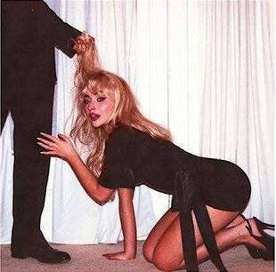 Nous Deux 4078 Sabrina mène la danse