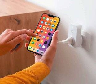 Nous Deux 4083 Et si on adoptait les prises connectées ?