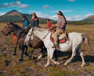 Nous Deux 4085 Une chevauchée fantastique