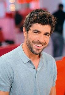 Nous Deux 4085 « Je raconte mon enfance, mon parcours, mes chutes »