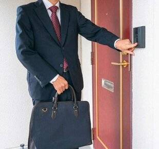 Nous Deux 4086 Poubelles à puce : l'escroquerie qui sent mauvais