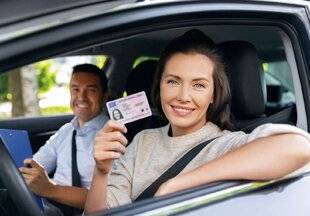 Nous Deux 4091 Un permis de bien conduire