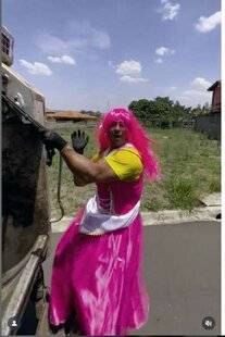 Nous Deux 4091 La star des éboueurs