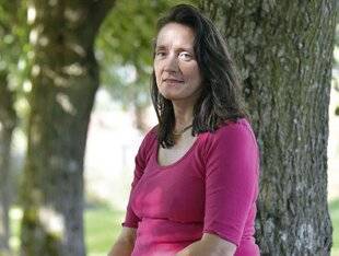 Nous Deux 4093 Céline “ J'ai surmonté ma phobie de conduire et j'en ai fait mon métier ”