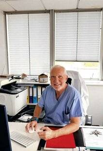 Nous Deux 4093 Jean-Philippe “ Chirurgien, j'opère mes patients la semaine et, le week-end, je deviens plombier professionnel ”