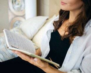 Nous Deux 4096 Éva Centaurée “Lily et Élias sont deux âmes blessées qui tentent de se raccorder”