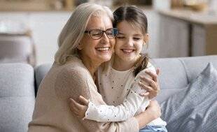 Nous Deux 4098 « Ma pe tite-fille préfère son autre mamie