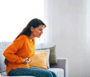 Nous Deux 4099 Quel traitement contrel'ulcère de l'estomac ?