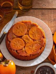 Nous Deux 4099 Gâteau upside-downaux kakis, miel et sirop quatre-épices