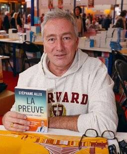 Nous Deux 4101 Stéphane Allix Je veux délivrer un message d'espoir pour toutes les personnes endeuillées