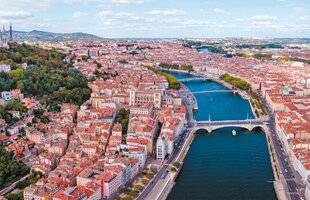 Nous Deux 4101 Lyon, la reine de la soie