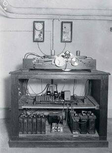 Nous Deux 4102 14 FÉVRIER