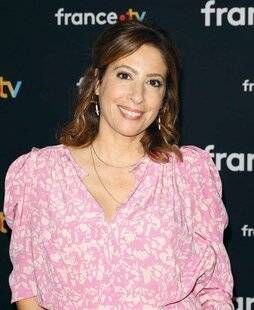 Nous Deux 4102 Au bonheur de ces dames…