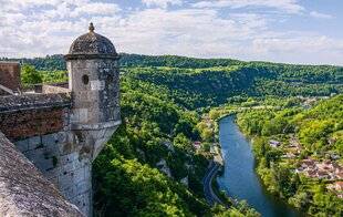 Nous Deux 4105 À Besançon, on arrête le temps