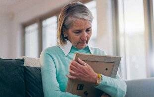 Nous Deux 4106 « Je ne me su is jamais remise de la mort de mon père »