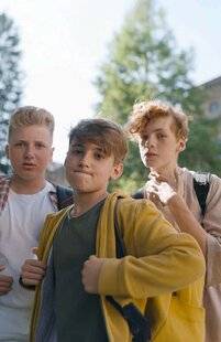 Nous Deux 4107 Harcelés