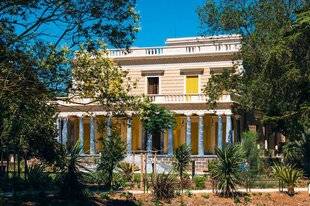 Nous Deux 4107 Château Laurens invite à un voyage onirique