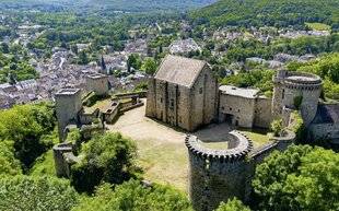 Nous Deux 4109 “ Il faut parfois aller chercher soi-même son bonheur, ne pas attendre qu'il tombe du ciel ”