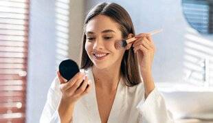 Nous Deux 4113 Pour un maquillage léger mais lumineux