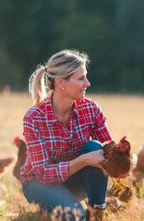 Nous Deux 4113 Le bonheur est dans le pré