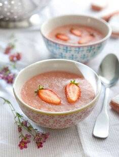 Nous Deux 4113 Soupe de rhubarbe à la fraise, chapelure de biscuits de Reims