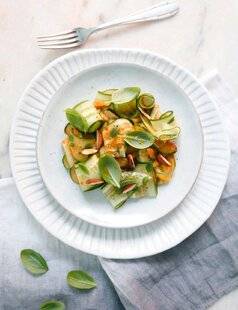 Nous Deux 4118 Concombre en tagliatelles et pesto au piment