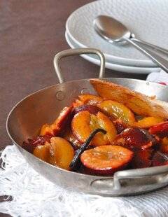 Nous Deux 4119 Poêlée de prunes à la fleur d'oranger et à la vanille