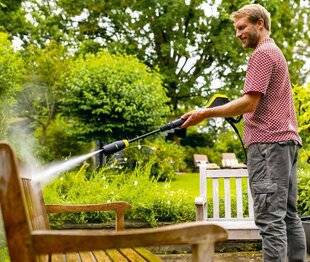 Nous Deux 4119 Coup de frais sur le mobilier de jardin