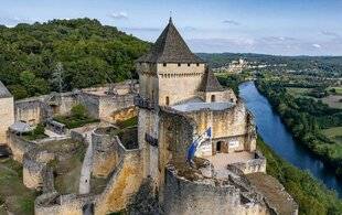 Nous Deux 4122 À Domme, la Dor dogne émerveille