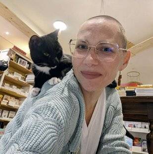 Nous Deux 4123 Caroline “J'ai ouvert une « ronron-librairie » qui fait du bien”